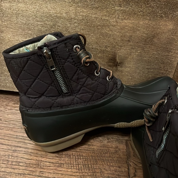 Women’s Black Sperry Boots - Picture 4 of 9